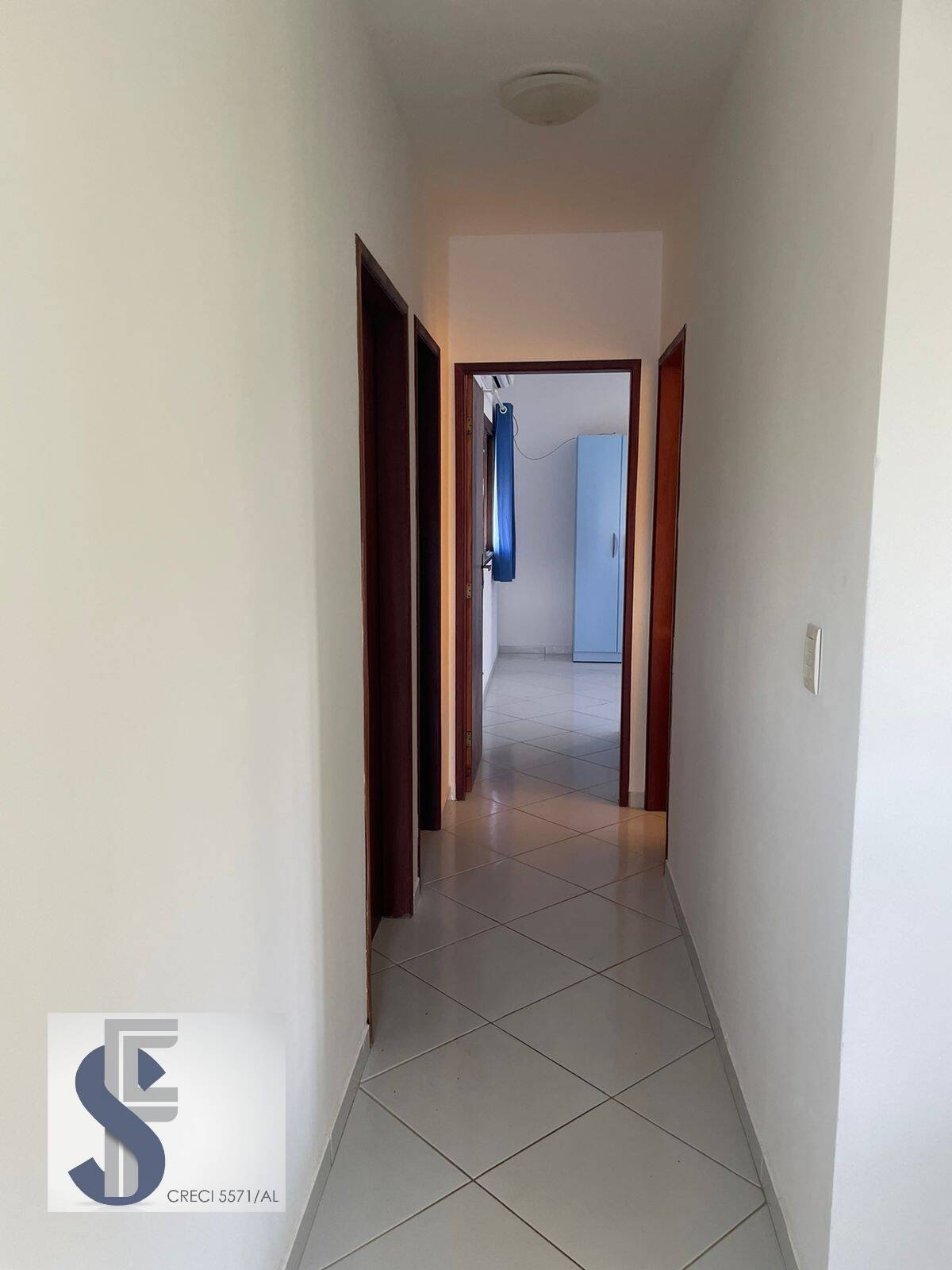 Apartamento à venda com 2 quartos, 81m² - Foto 2