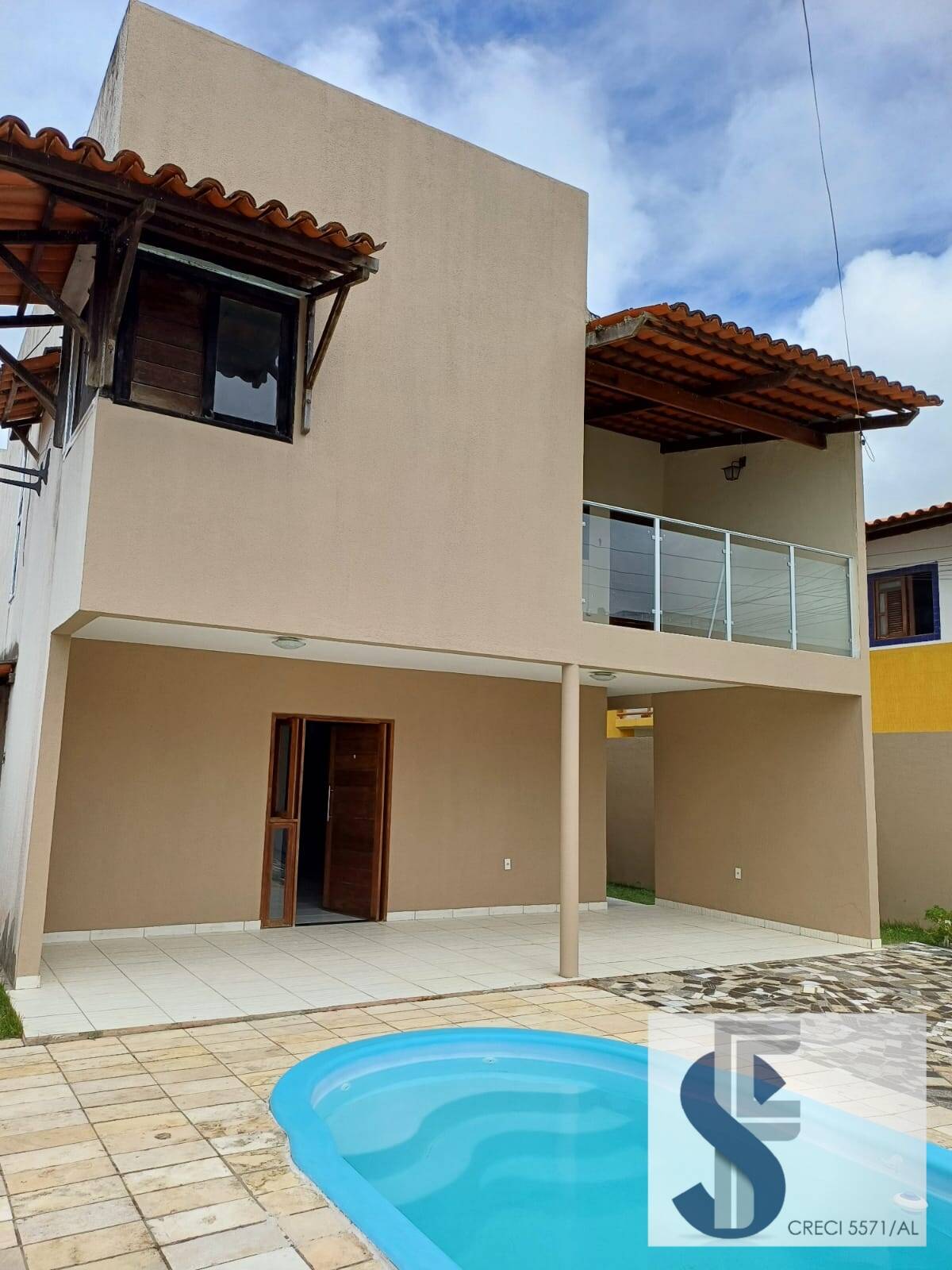 Casa à venda com 4 quartos, 160m² - Foto 1