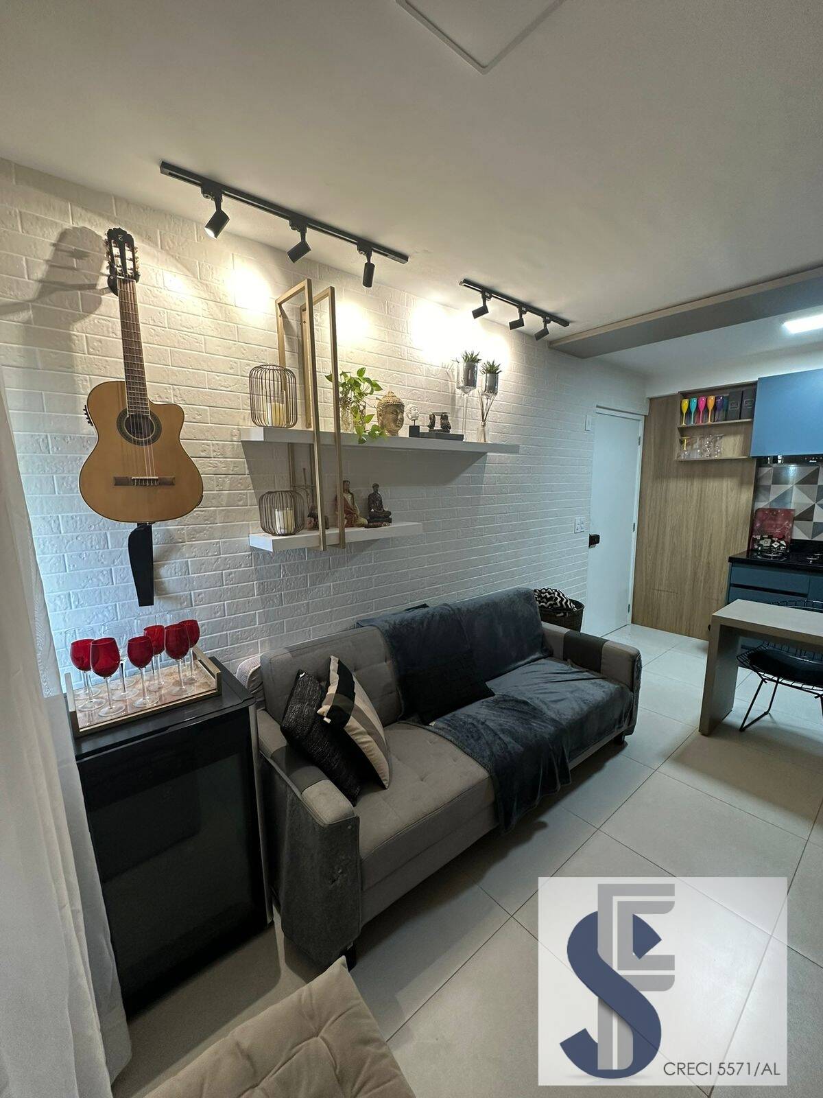 Apartamento à venda com 1 quarto, 45m² - Foto 2